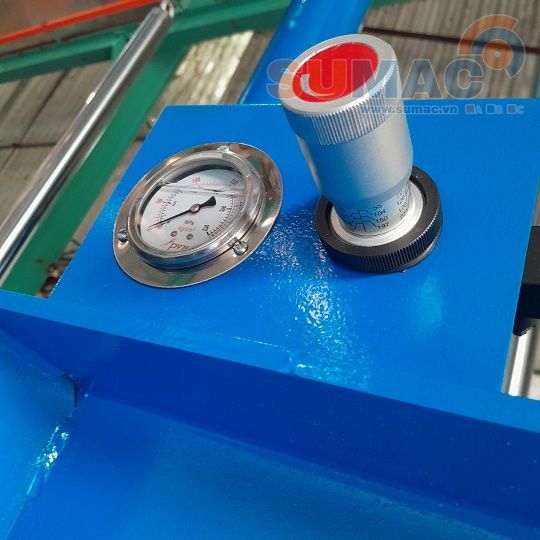 công tắc áp suất lắp máy ép rác phế liệu