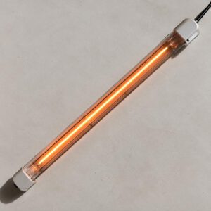 Bóng sấy nhiệt thạch anh 50cm 800W đang phát sáng, tỏa nhiệt hồng ngoại